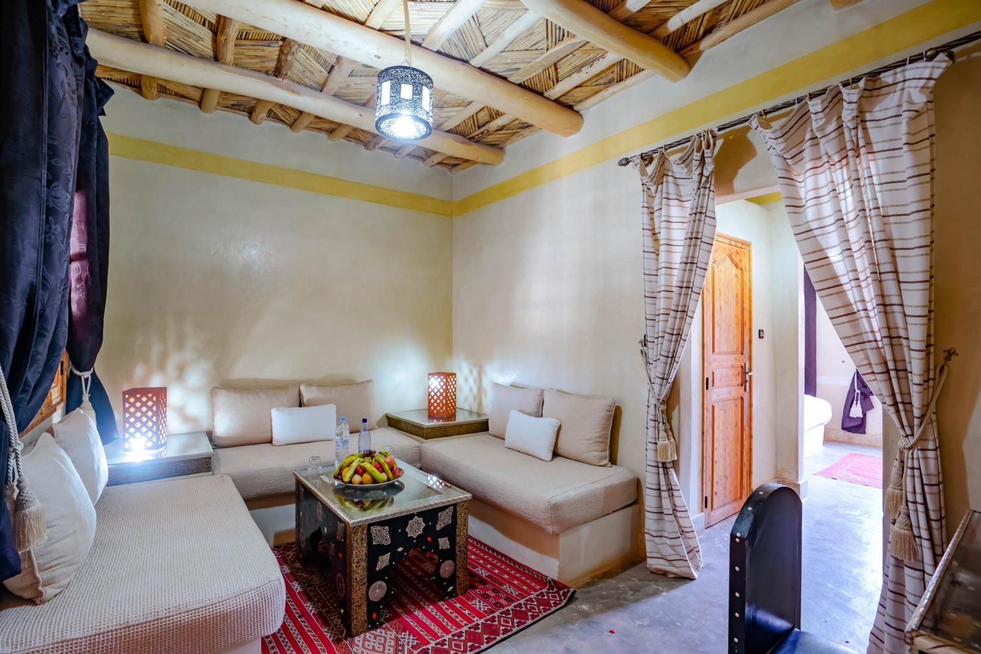 Kasbah Tizzarouine Bed & Breakfast Boumalne Dades ภายนอก รูปภาพ